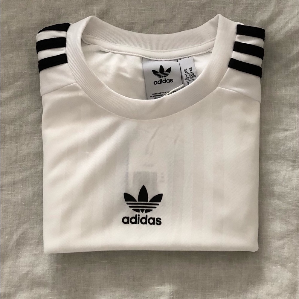 COPY - Men’s adidas shirt Size XL